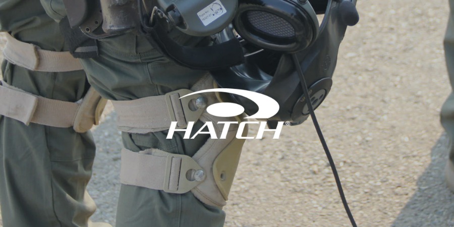 Genouilières Hatch tan portée avec logo blanc