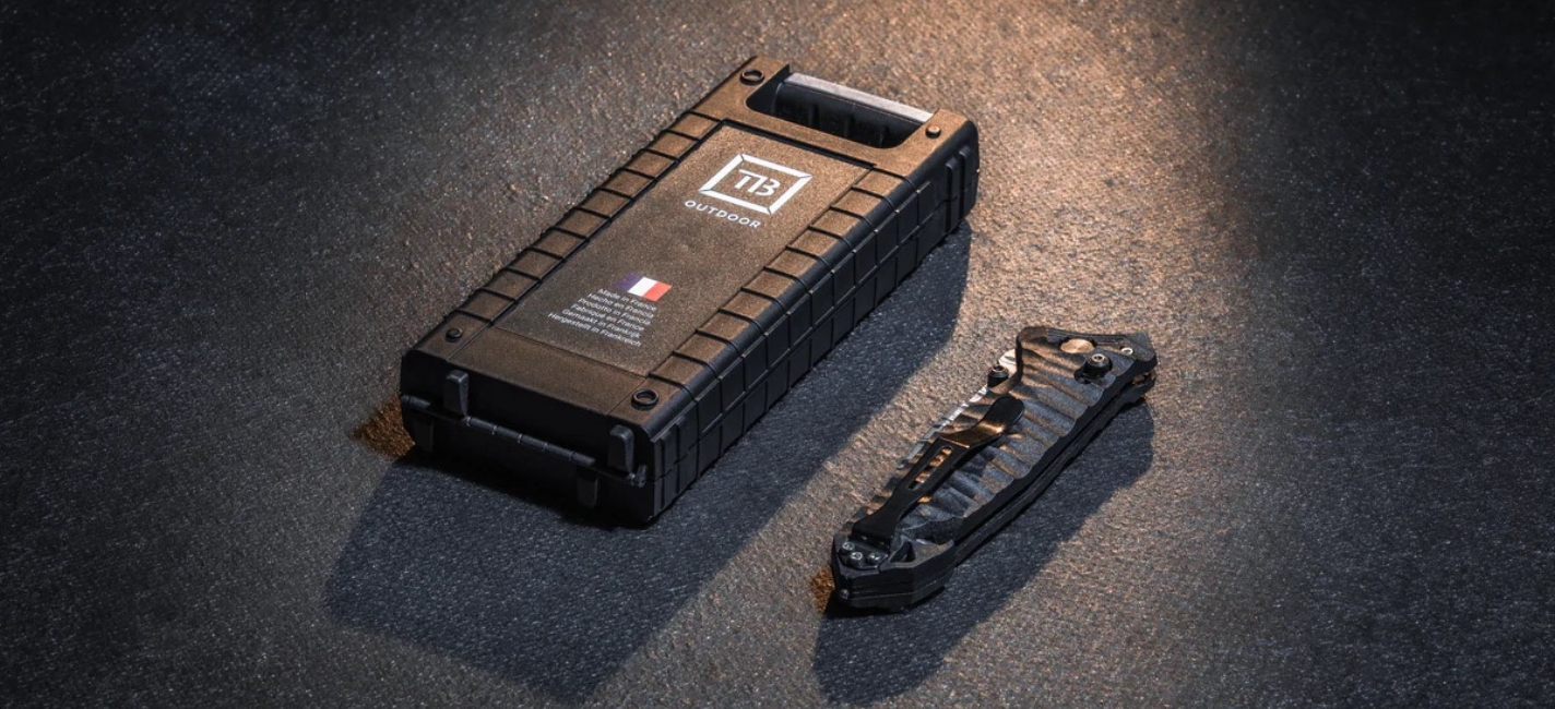 Couteau militaire pliant CAC S200 Toxifié noir et sa mallette - TB Outdoor